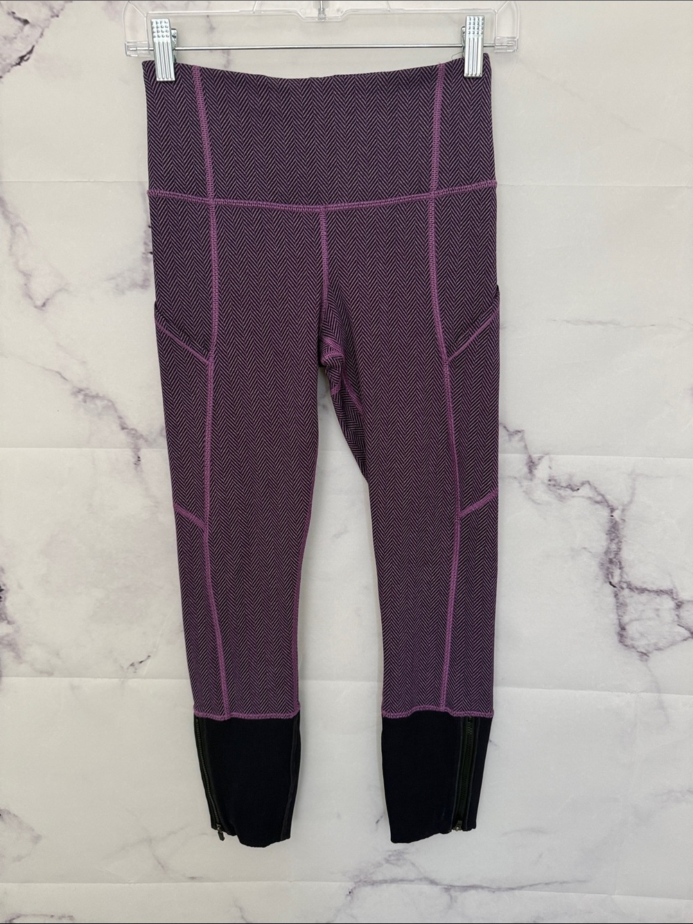 Lululemon purple herringbone print leggings size 4